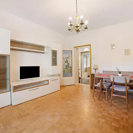 Sabine - Edith Apartment Merano